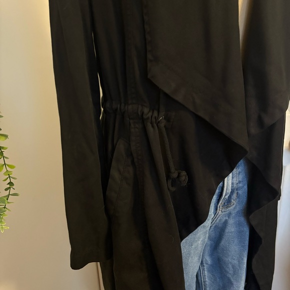 Max Jeans | Black Tencel Waterfall Jacket - Picture 7 of 10